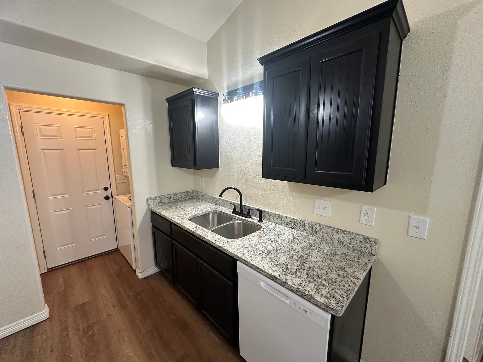 2 bed, 864 sqft, $1,200 — Photo 4