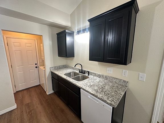 4th image of 1591 N Bliss Ave #2