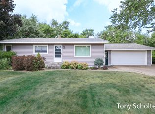 7321 23rd Ave, Jenison, MI 49428