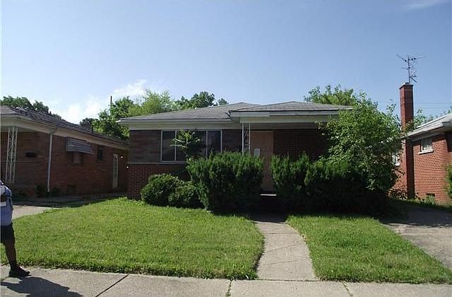 2nd image of 8224 E Hildale St