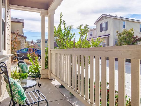 5th image of 380 Lily Ct