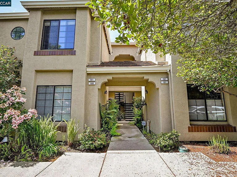 5012 Lakeview Dr #201 — Photo 34