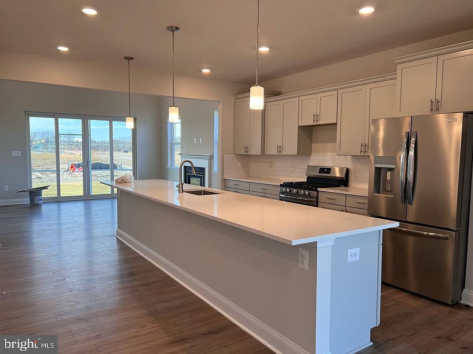 2nd image of 37211 Fayetteville Ct
