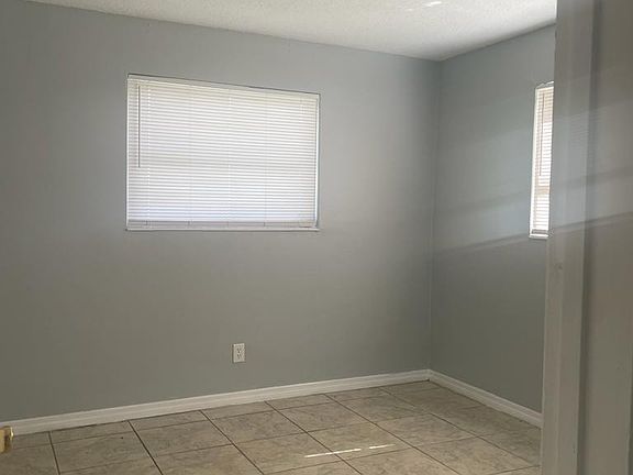 4th image of 4064 SW 52nd St #1