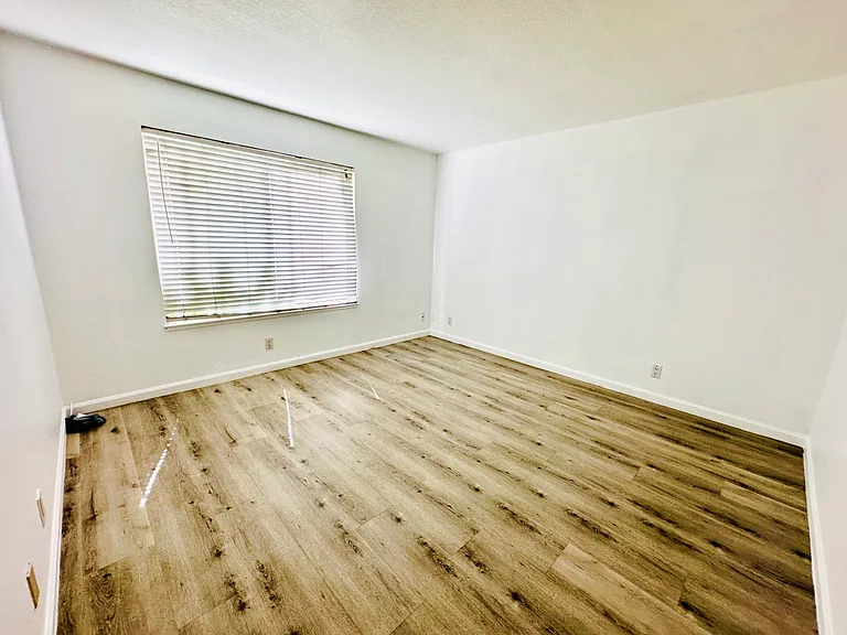 106 Rancho Dr #D — Photo 12