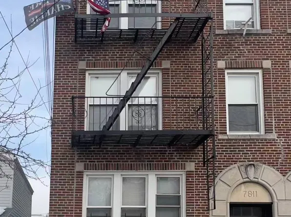 78-11 73rd Pl, Ridgewood, NY 11385