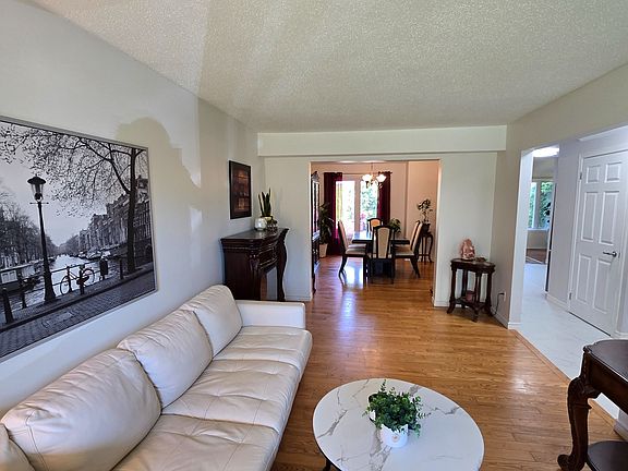 5th image of 61 Hawley Cres