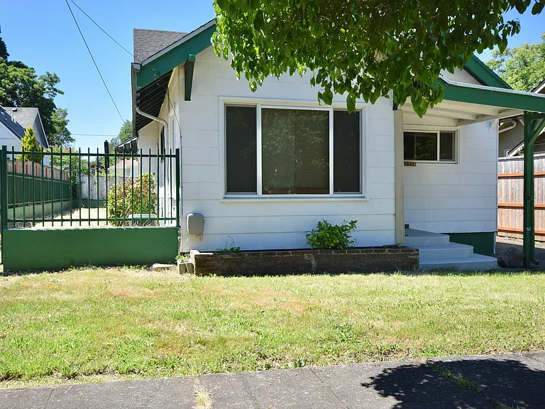 5841 NE 18th Ave — Photo 13