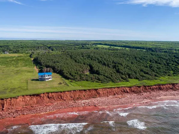 1 Willow Ln, East Parish, PE C0A 2B0