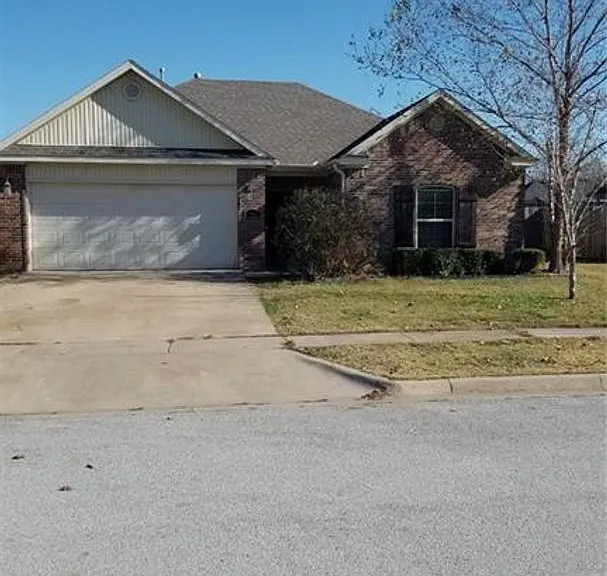 1276 S Blue Willow Ave — Photo 1