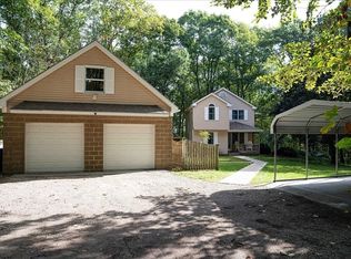 196 Chestnut St, Uxbridge, MA 01569