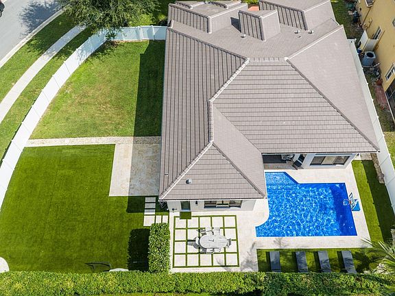 2nd image of 6373 Shadow Creek Village Circle