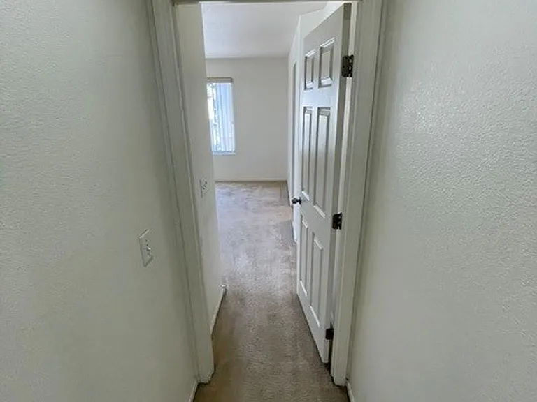 4721 Chino Peak Ct — Photo 32
