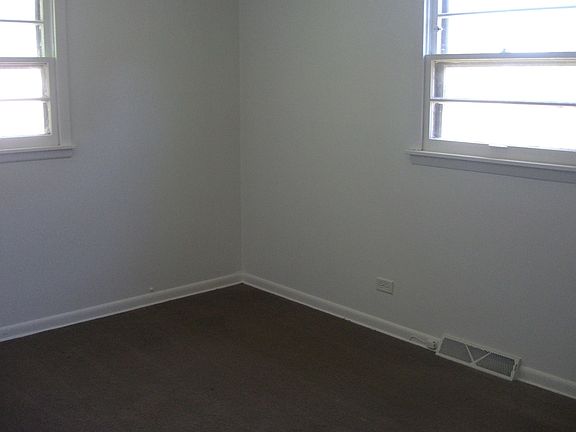 5th image of 14809 Sacramento Ave