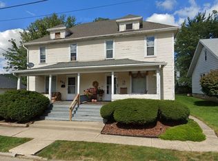 220-222 W Avon, Freeport, IL 61032