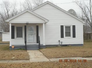 206 Petroleum Dr, Sikeston, MO 63801