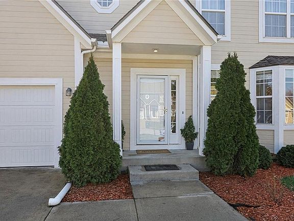 2nd image of 18527 W 153rd Pl