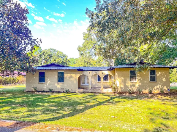 395 Melton Dr, Batesville, AR 72501