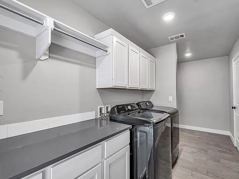 2405 Bastrop Ave — Photo 44