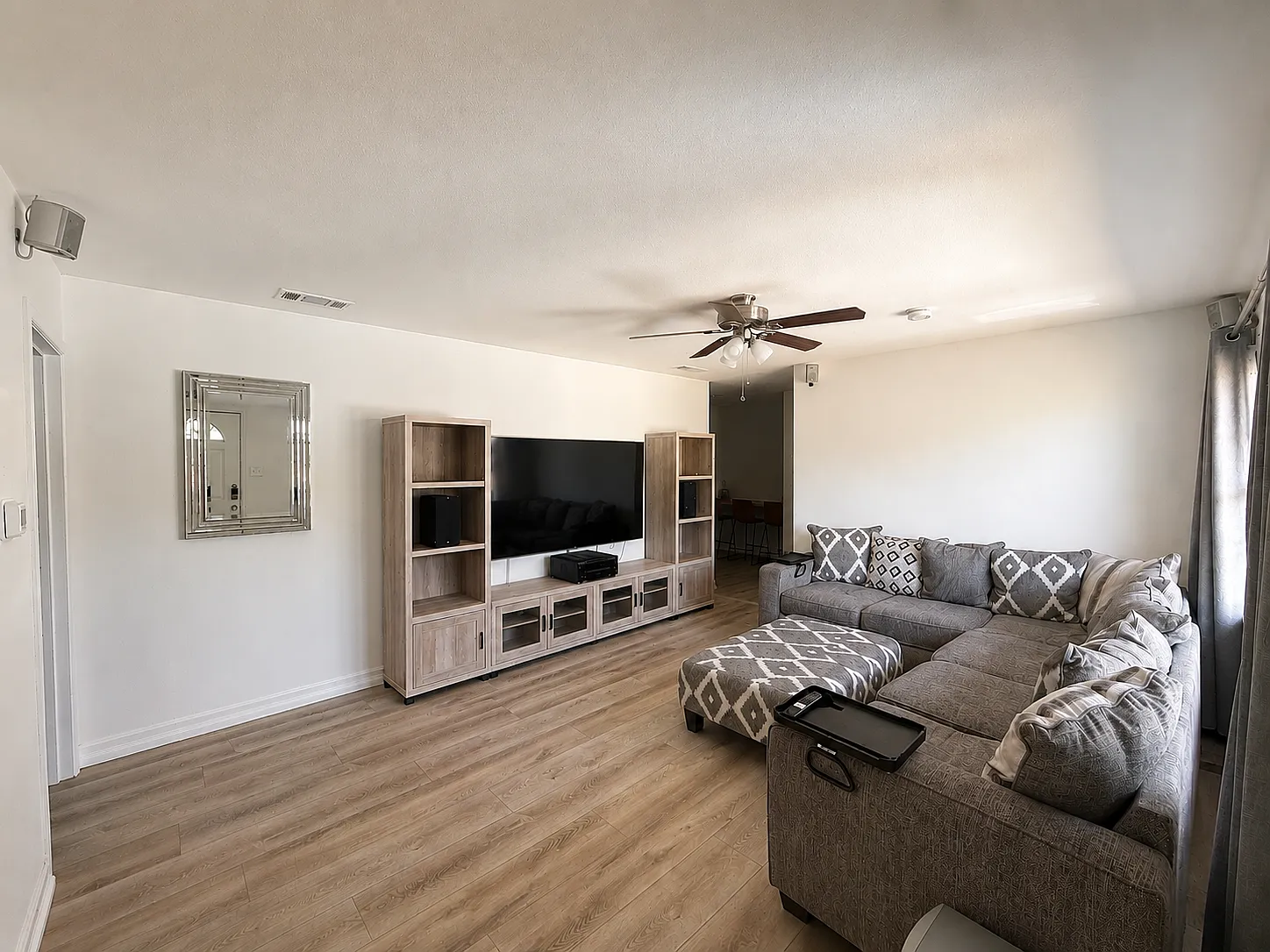 4 bed, 1528 sqft, $2,600 — Photo 2