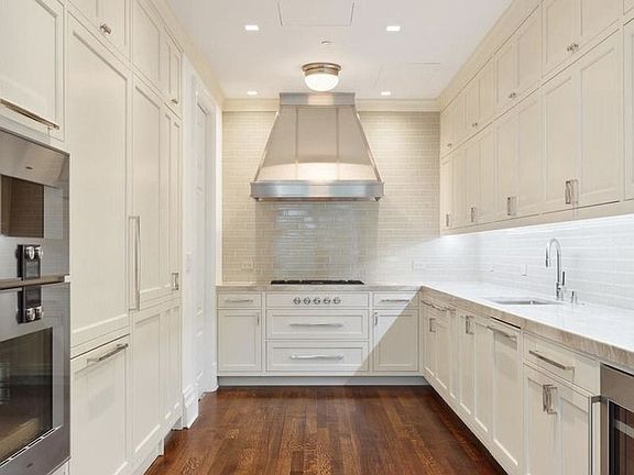 3rd image of 20 E End Ave APT 3C