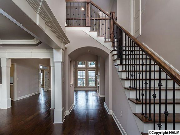 2nd image of 10 Hadley Hill Ln