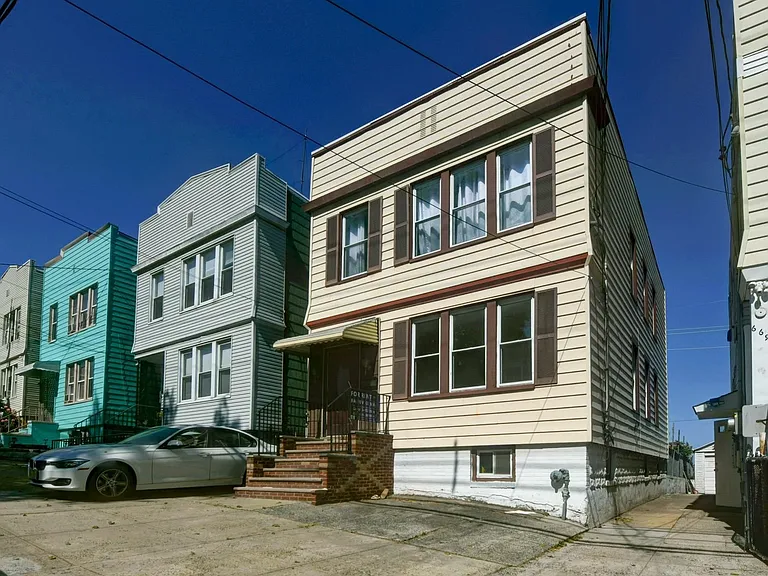 667 Liberty Ave #1 — Photo 18