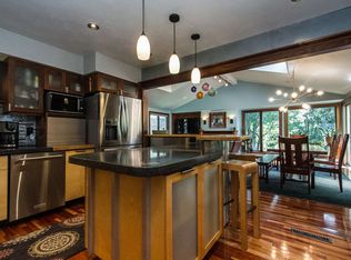 3156 Spring Valley Rd, Dubuque, IA 52001