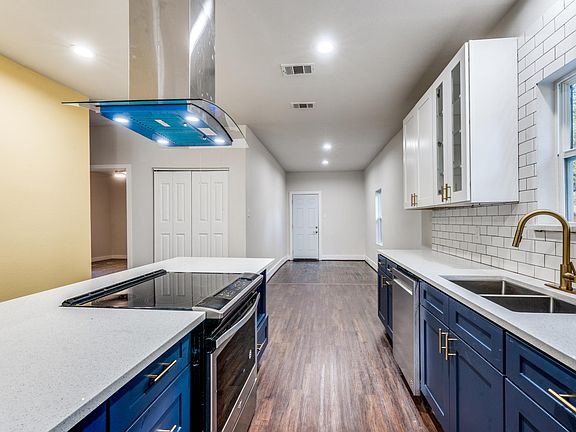 5th image of 407 S Oak Cliff Blvd