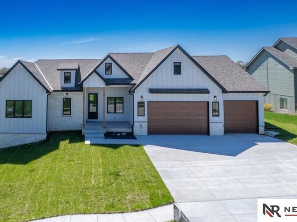 325 S Lakeview Way, Ashland, NE 68003