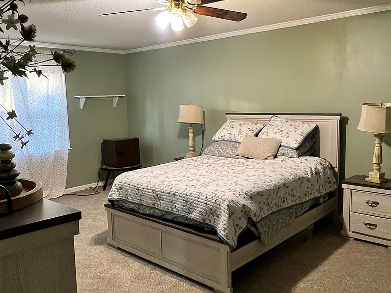 611 Chandler Ct — Photo 4