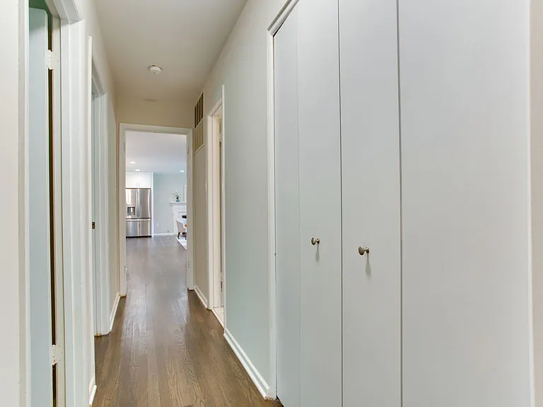 9112 Santayana Dr — Photo 13