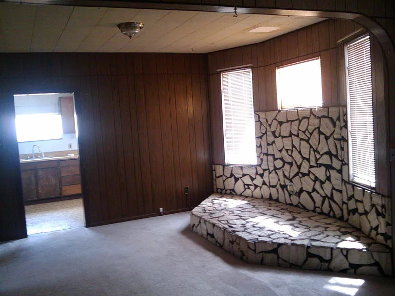 520 W 5th St — Photo 3