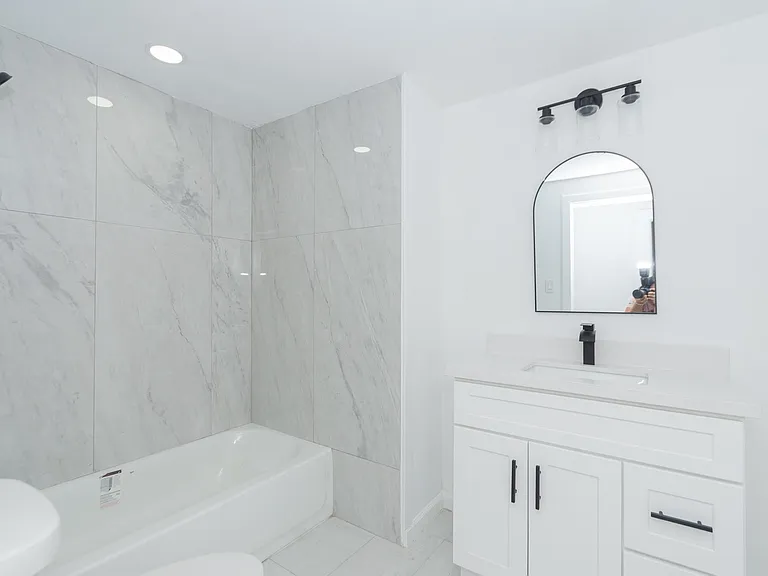 211 W South St — Photo 12