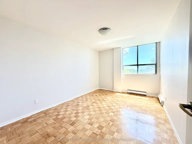525 Eglinton Ave E #804 — Photo 13