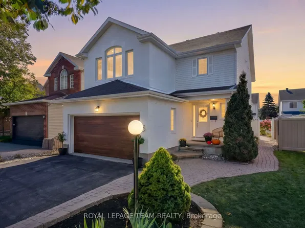 8 Oriska Way, Ottawa, ON K2J 4N7