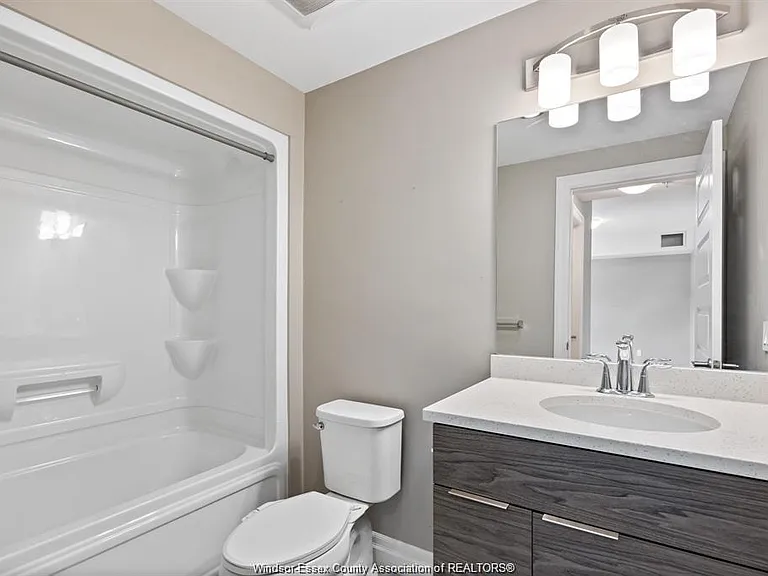 955 Ouellette Ave #305 — Photo 17