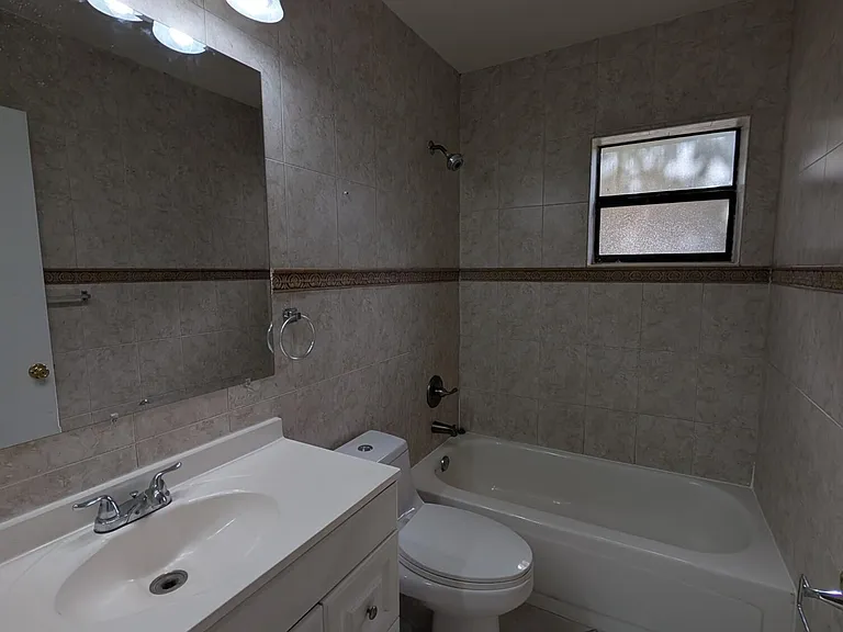 3830 Coral Tree Cir — Photo 19