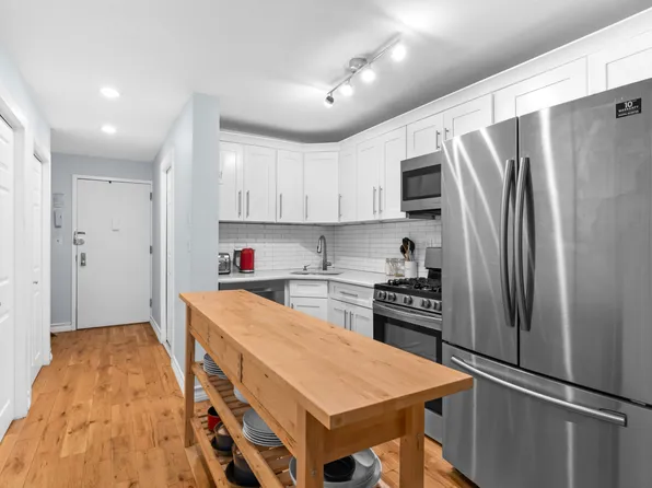 372 5th Avenue image 3 of 7