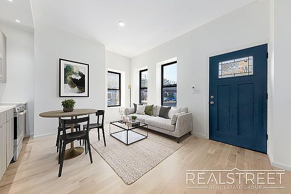 1st image of 31 Kane Pl #1