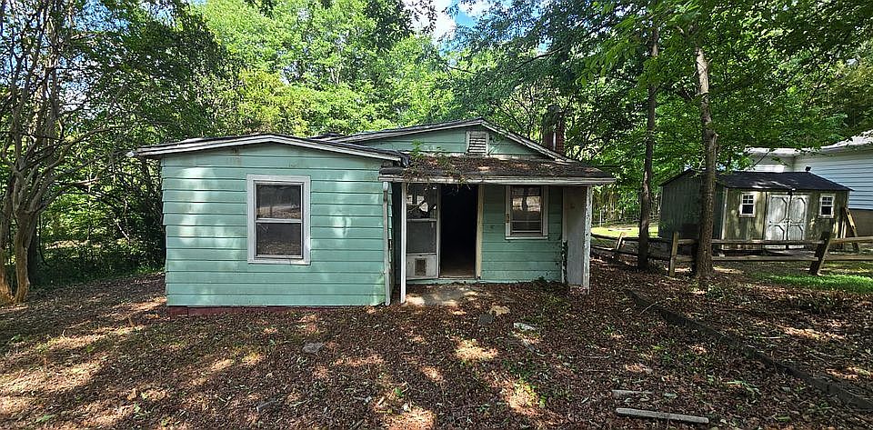 1st image of 1050 Dogwood Dr