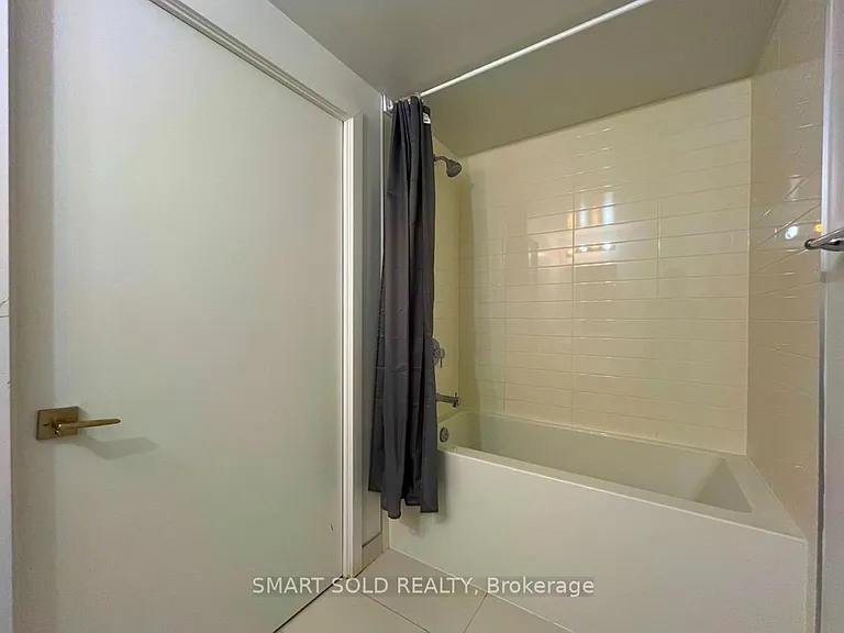 159 Wellesley St E #1706 — Photo 12