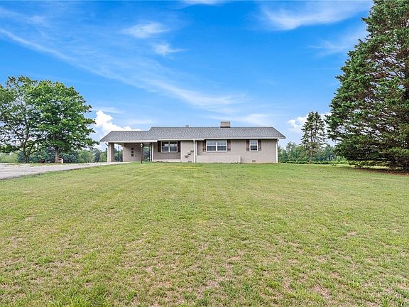 2nd image of 114 Shiloh Farm Trail