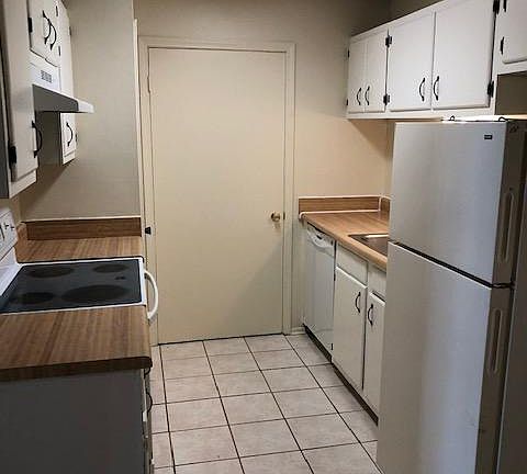 3rd image of 3135 Toulon Dr APT D