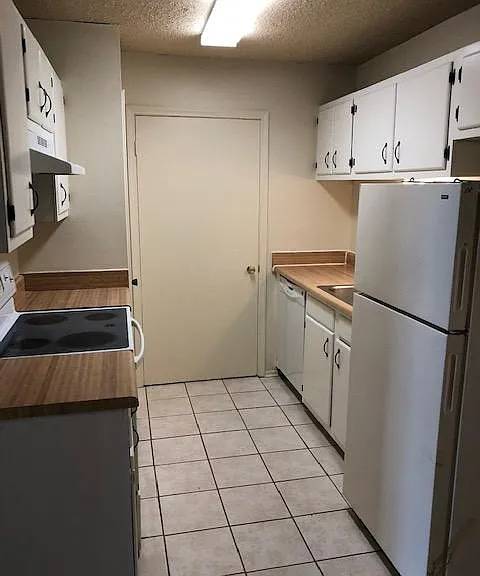 3135 Toulon Dr #D — Photo 3