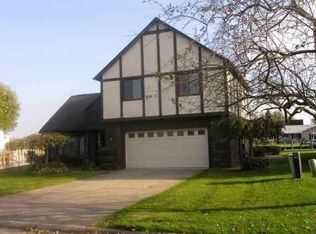 7243 Riverside Dr, Algonac, MI 48001