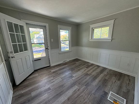 2nd image of 3507 Walnut Ave
