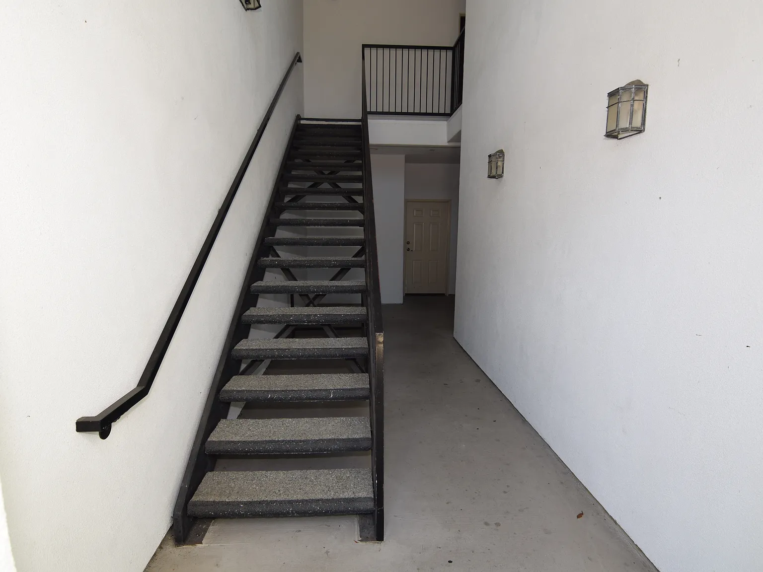 2 bed, 1010 sqft, $3,100 — Photo 3