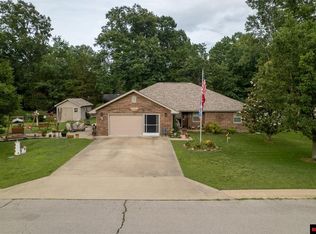 140 Summerbreeze Dr, Bull Shoals, AR 72619