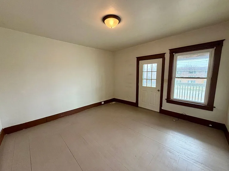 1305 Merrill Ave — Photo 7